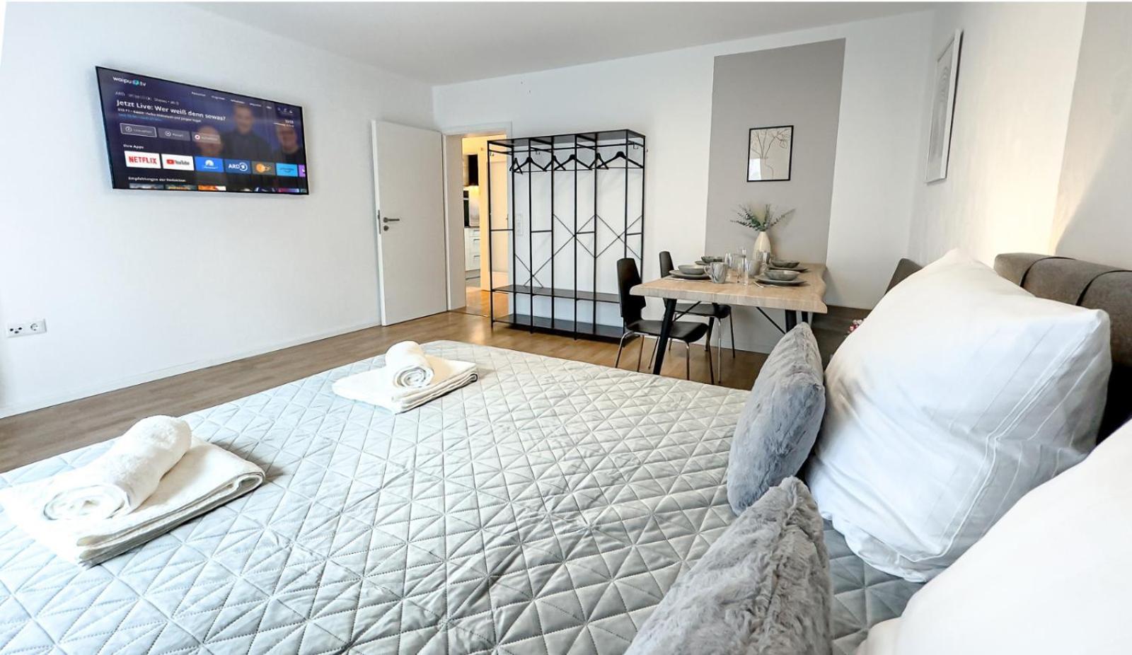 Apartment Charmantes 3-zi-apartment Am Schloessle In Lechhausen-garage-balkon-kueche-smart Tv