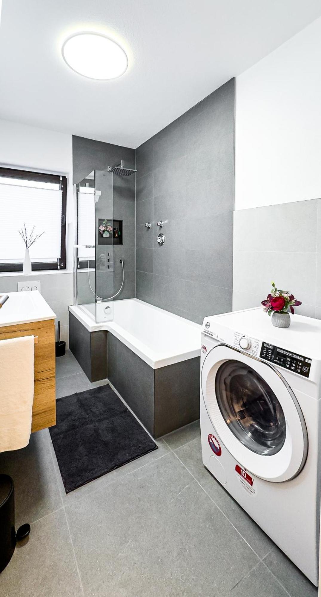 Charmantes 3-zi-apartment Am Schloessle In Lechhausen-garage-balkon-kueche-smart Tv * Augsburg