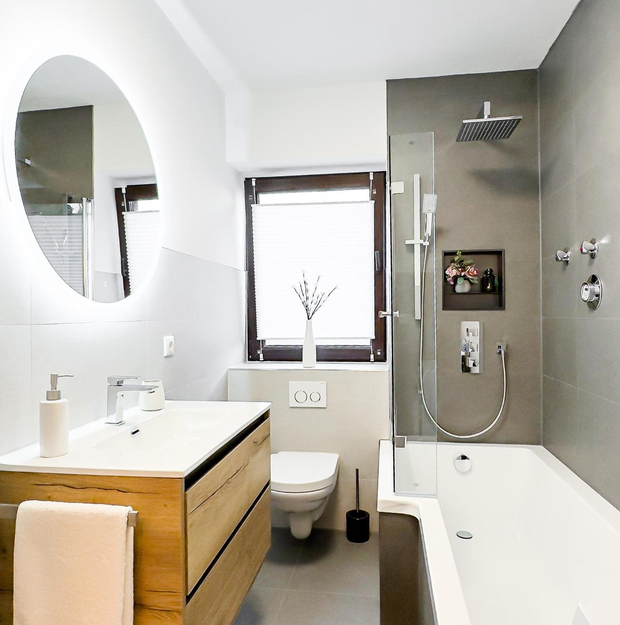 Charmantes 3-zi-apartment Am Schloessle In Lechhausen-garage-balkon-kueche-smart Tv Apartment Augsburg